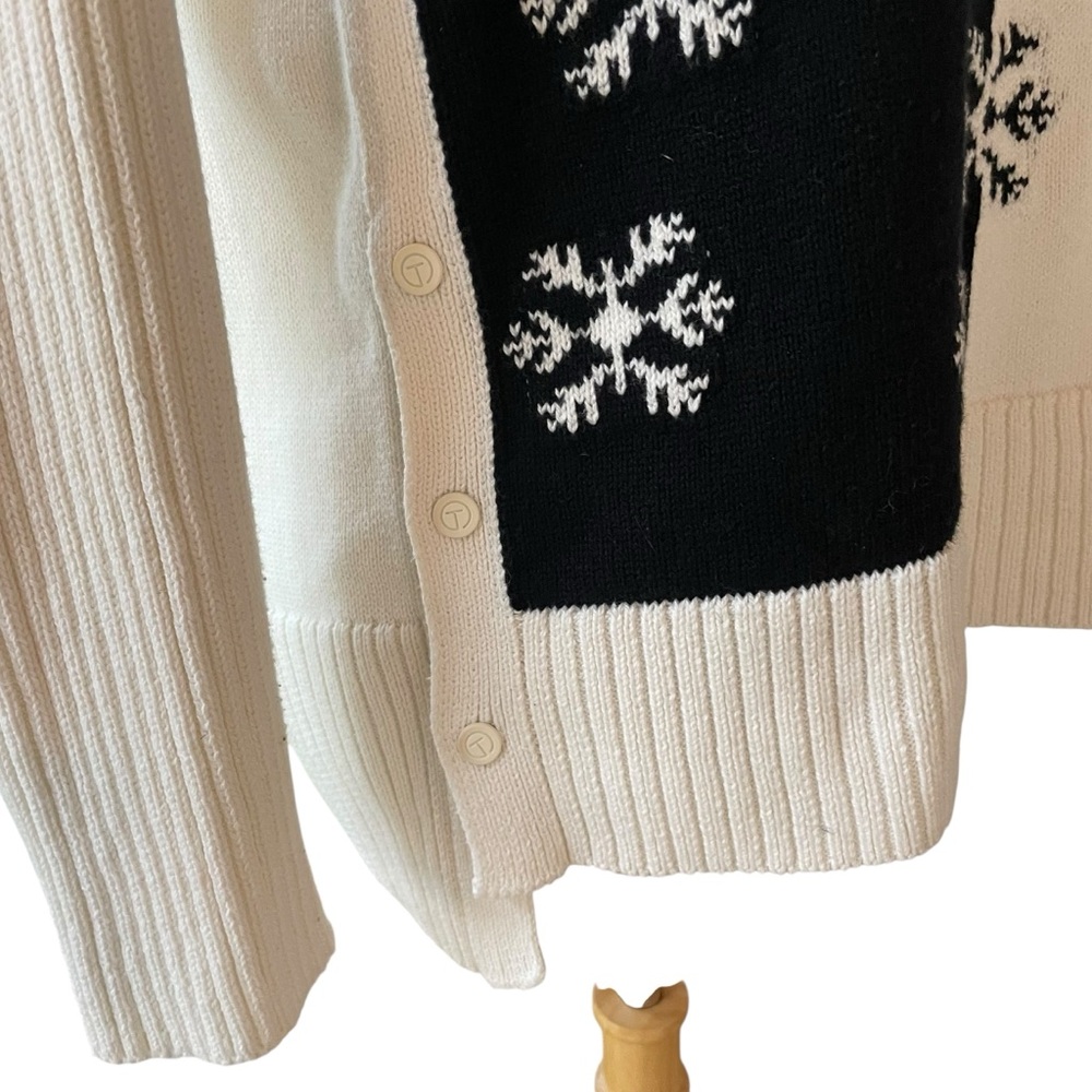 Talbots Black and Cream Snowflake Turtleneck Sweater.  Size MP - Picture 5 of 7